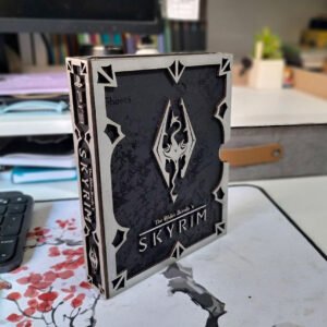 Caja coleccionista artesanal basada en el videojuego Elder Scrolls V: Skyrim
