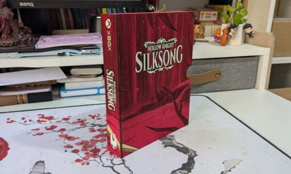 Cubierta artesanal inspirada en Hollow Knight - Silksong